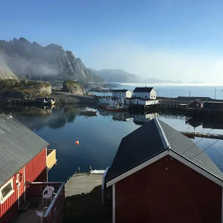 Feriehus Delightful Hamnoya Rorbua/fisherman's Cottage. Reine